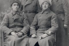 Príslušníci-spojeneckých-vojsk-v-Sovietskom-zväze-–-Omsk-1919.-Zľava-M.-Šramo-Anton-Hrbolka-Mateja-Nezval.