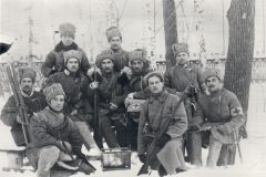 Sanitári-a-telefonisti-12.-roty-III.-Práporu-7.-čs.-streleckého-pluku-Tatranského-v-Kungure-Permská-gubernia-1.1.1919.